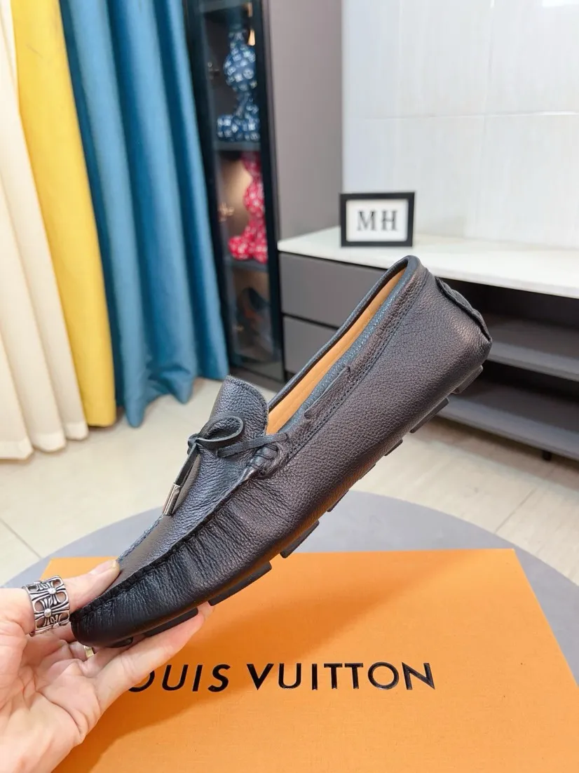 Men's men's shoes💰400🌹🌹[LV Louis Vuitton] New men's beanie shoes💝💝.. Top-grade imported cowhide embossed➕Comfortable leather lining. It is extremely skin-friendly and comfortable, feels very delicate, and the shape is very correct! Perfectly reflects the three-dimensional sense, code number: 38-44